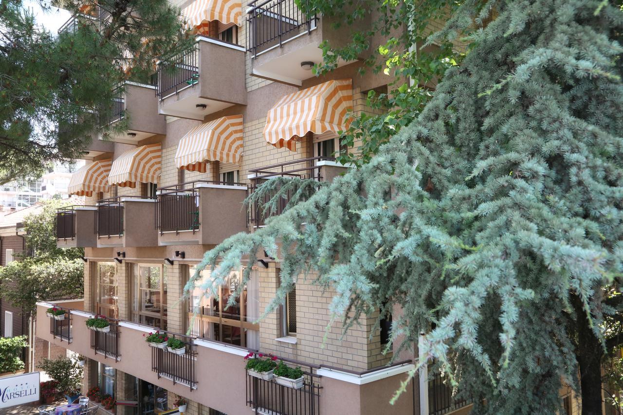 Hotel Marselli Rimini Exterior foto